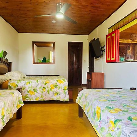 Finca Hotel El Laurel - Parque Del Cafe Монтенегро Екстериор снимка