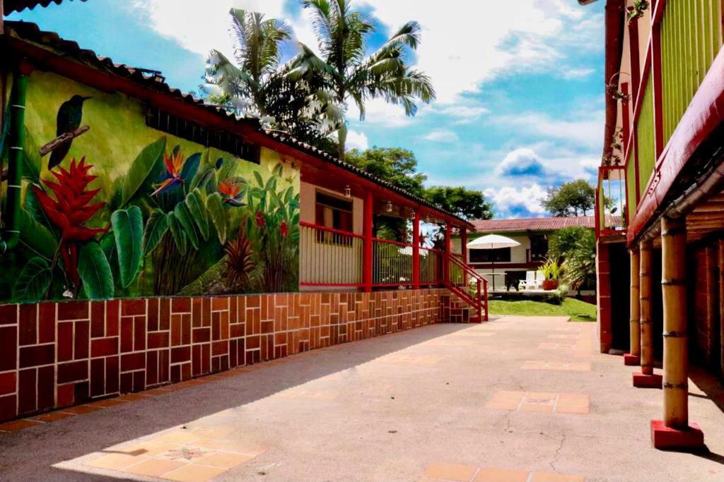 Finca Hotel El Laurel - Parque Del Cafe Монтенегро Екстериор снимка