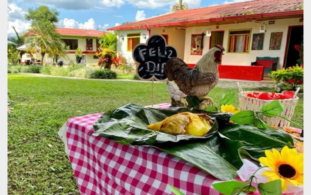 Finca Hotel El Laurel - Parque Del Cafe Монтенегро Екстериор снимка