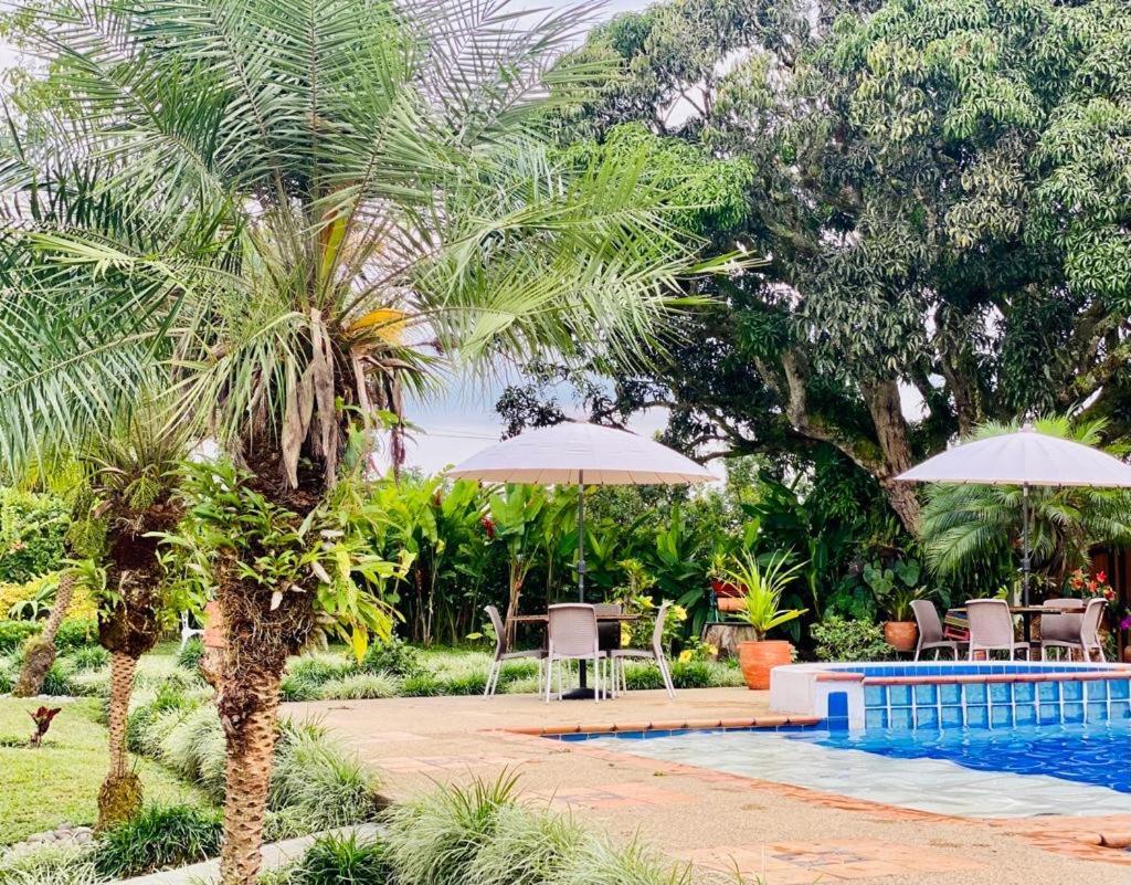 Finca Hotel El Laurel - Parque Del Cafe Монтенегро Екстериор снимка